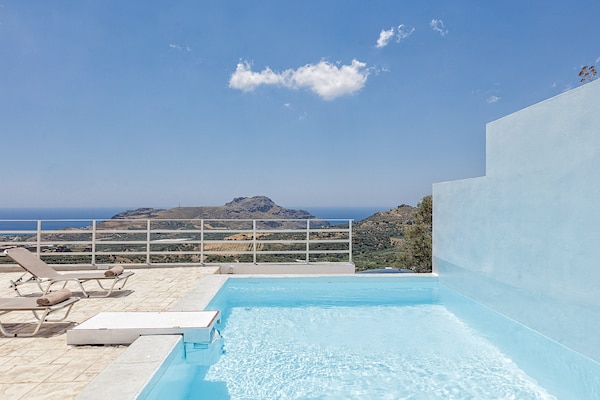 Foto van Villa in Mariou met privézwembad & strand - Vakantiehuis in Mariou - PoolOfHouse