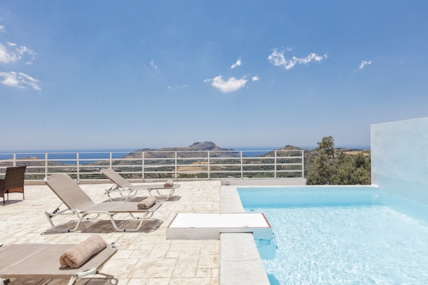 Foto van Villa in Mariou met privézwembad & strand - Vakantiehuis in Mariou - PoolOfHouse
