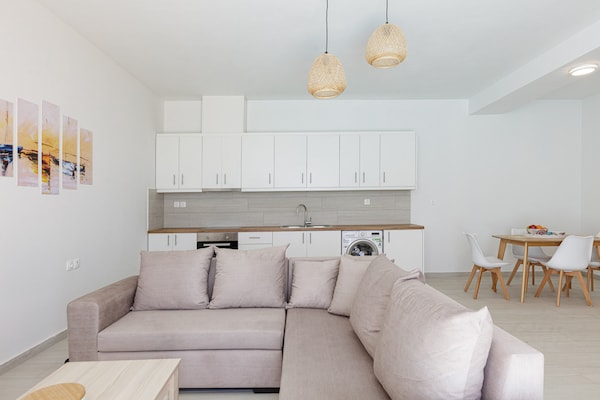 Foto van Villa in Mariou met privézwembad & strand - Vakantiehuis in Mariou - LivingRoom