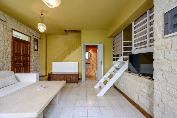 Foto van Villa in Spili met Uitzicht & Zwembad - Vakantiehuis in Lampini - LivingRoom