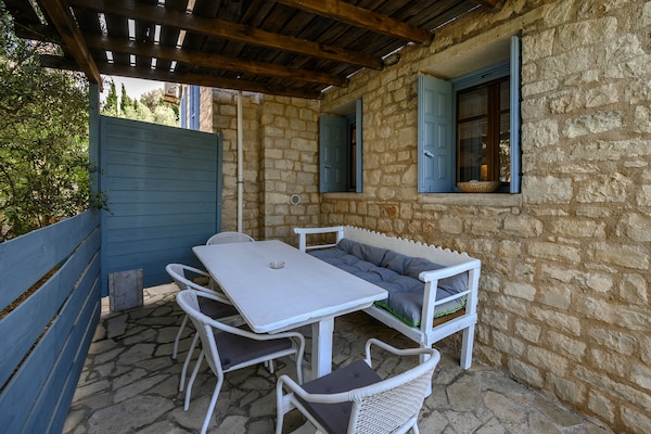 Foto van Villa in Spili met Uitzicht & Zwembad - Vakantiehuis in Lampini - TerraceBalcony