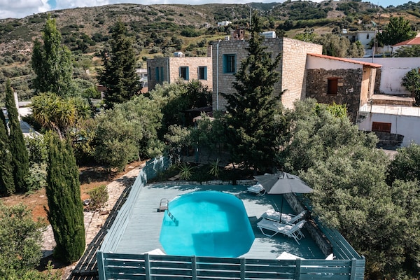 Foto van Villa in Spili met Uitzicht & Zwembad - Vakantiehuis in Lampini - PoolOfHouse