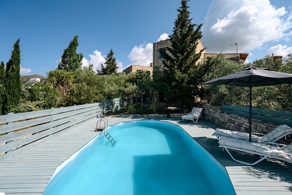 Foto van Villa in Spili met Uitzicht & Zwembad - Vakantiehuis in Lampini - PoolOfHouse