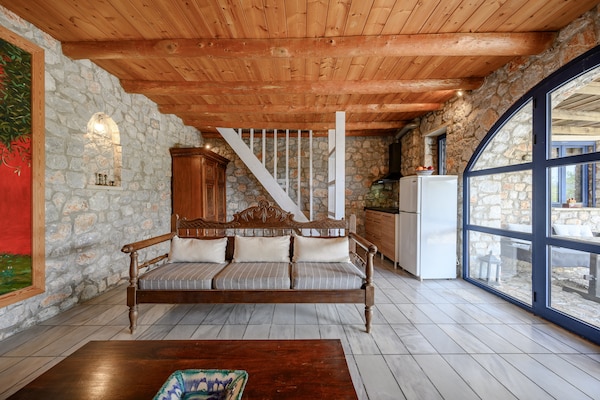 Foto van Villa op Kreta met privézwembad en bergzicht - Vakantiehuis in Lampini - LivingRoom