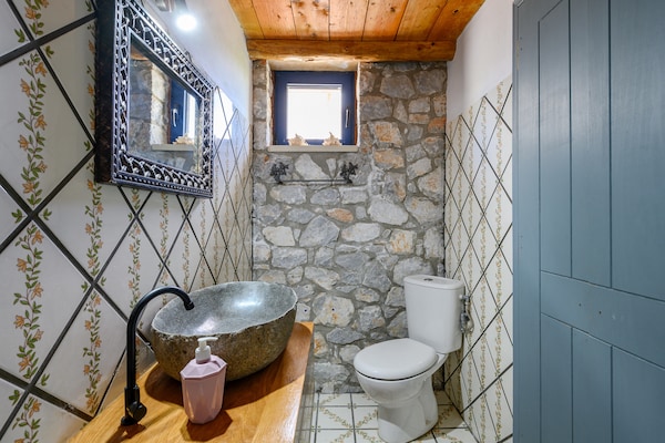 Foto van Villa op Kreta met privézwembad en bergzicht - Vakantiehuis in Lampini - BathRoom