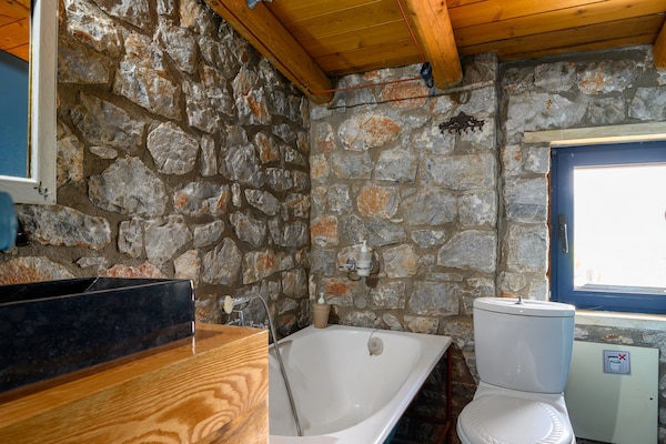 Foto van Villa op Kreta met privézwembad en bergzicht - Vakantiehuis in Lampini - BathRoom