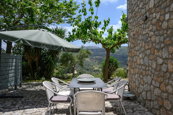 Foto van Villa op Kreta met privézwembad en bergzicht - Vakantiehuis in Lampini - Outdoor