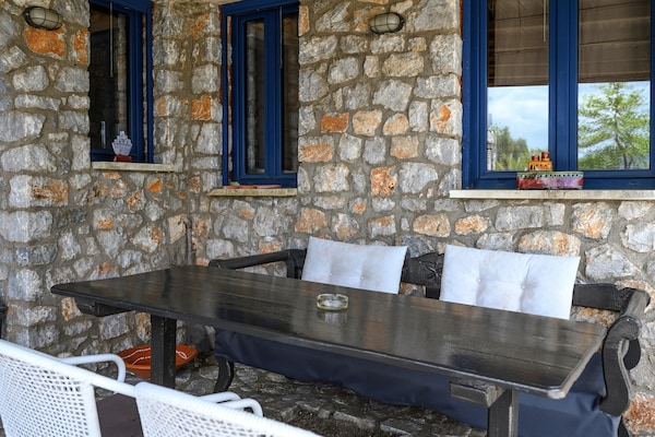 Foto van Villa op Kreta met privézwembad en bergzicht - Vakantiehuis in Lampini - Outdoor