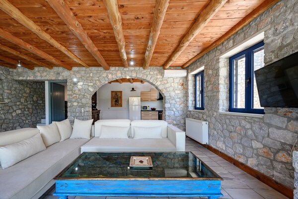 Foto van Villa op Kreta met privézwembad en bergzicht - Vakantiehuis in Lampini - LivingRoom