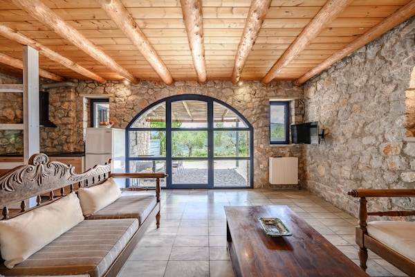 Foto van Villa op Kreta met privézwembad en bergzicht - Vakantiehuis in Lampini - LivingRoom