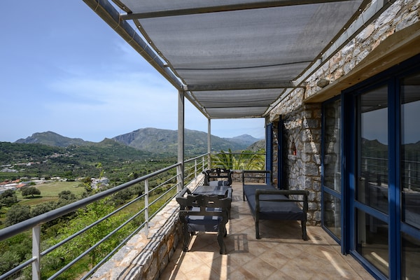 Foto van Villa op Kreta bij Skinaria Strand - Vakantiehuis in Lampini - TerraceBalcony