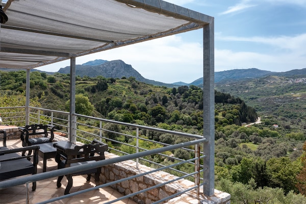 Foto van Villa op Kreta bij Skinaria Strand - Vakantiehuis in Lampini - TerraceBalcony