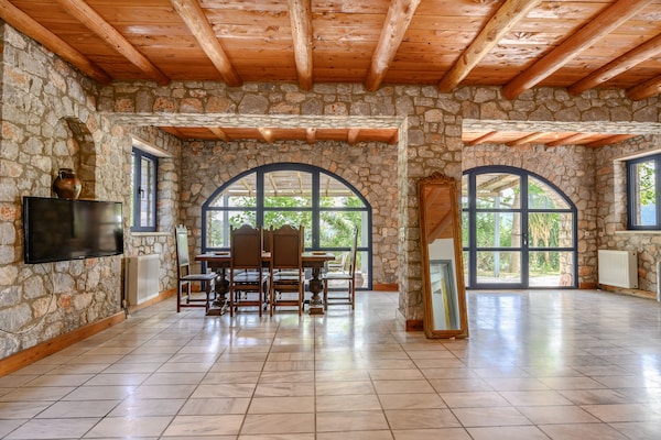 Foto van Villa nabij Lampini met privézwembad - Vakantiehuis in Lampini - LivingRoom