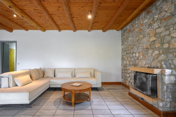 Foto van Villa nabij Lampini met privézwembad - Vakantiehuis in Lampini - LivingRoom
