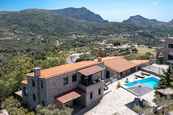 Foto van Villa nabij Lampini met privézwembad - Vakantiehuis in Lampini - Outdoor