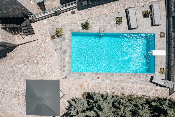 Foto van Villa nabij Lampini met privézwembad - Vakantiehuis in Lampini - PoolOfHouse