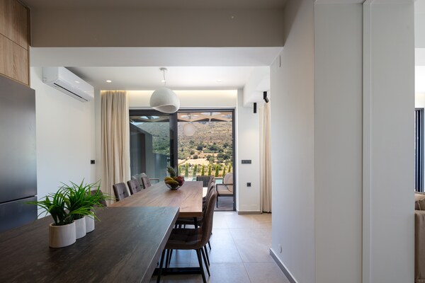 Foto van Villa in Agouseliana met privézwembad - Vakantiehuis in Agouseliana - DiningRoom