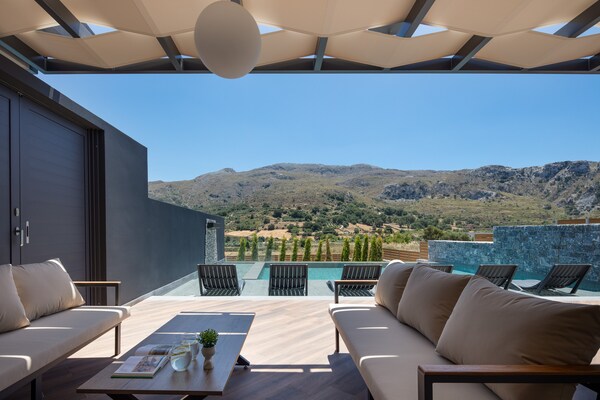 Foto van Villa in Agouseliana met privézwembad - Vakantiehuis in Agouseliana - Outdoor