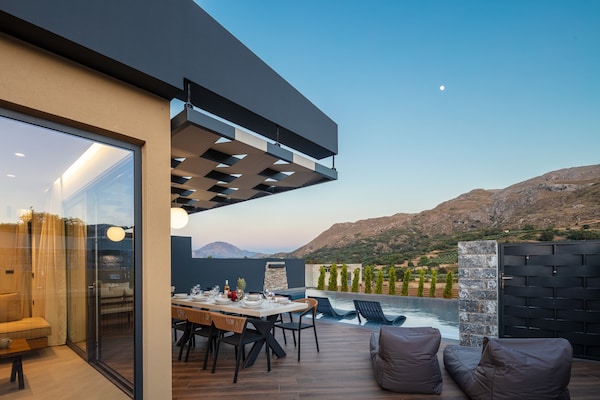 Foto van Villa in Agouseliana met privézwembad - Vakantiehuis in Agouseliana - Outdoor