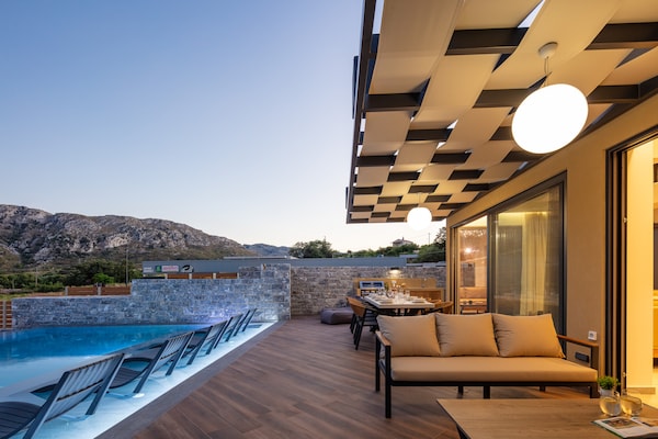 Foto van Villa in Agouseliana met privézwembad - Vakantiehuis in Agouseliana - Outdoor