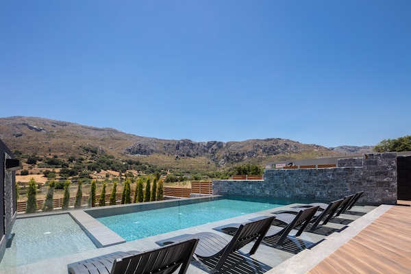 Foto van Villa in Agouseliana met privézwembad - Vakantiehuis in Agouseliana - PoolOfHouse