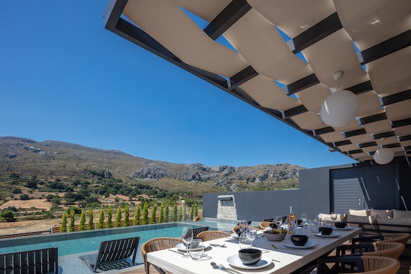 Foto van Villa in Agouseliana met Privézwembad - Vakantiehuis in Agouseliana - PoolOfHouse