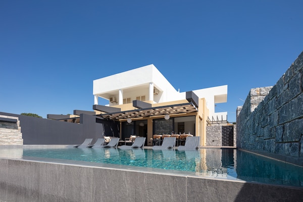 Foto van Villa in Agouseliana met Privézwembad - Vakantiehuis in Agouseliana - Outdoor