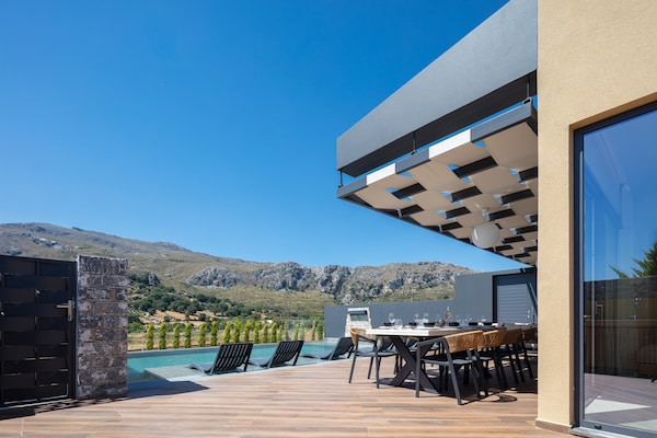 Foto van Villa in Agouseliana met Privézwembad - Vakantiehuis in Agouseliana - Outdoor