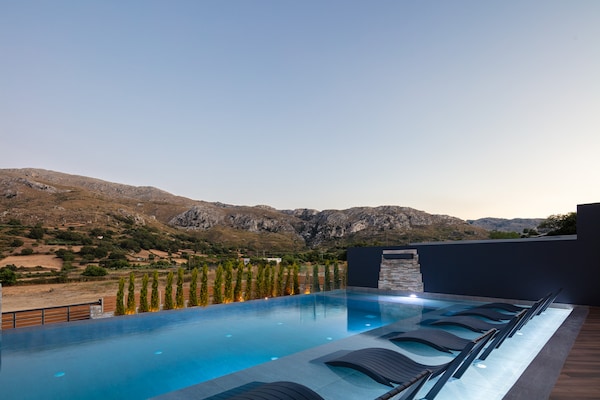 Foto van Villa in Agouseliana met Privézwembad - Vakantiehuis in Agouseliana - PoolOfHouse