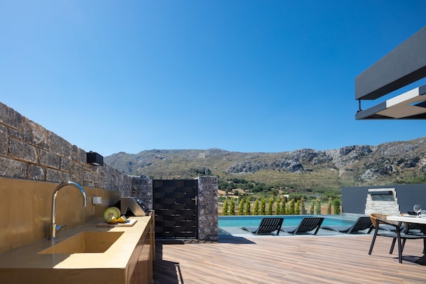 Foto van Villa in Agouseliana met Privézwembad - Vakantiehuis in Agouseliana - PoolOfHouse