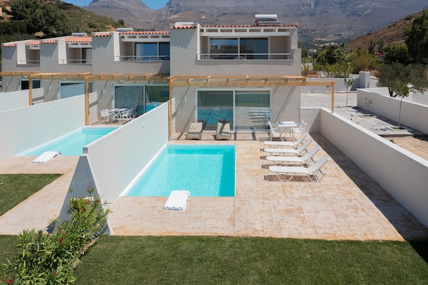 Foto van Villa in Damnoni met zwembad bij strand - Vakantiehuis in Damnoni - Outdoor