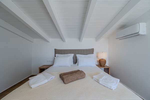 Foto van Villa in Damnoni met zwembad bij strand - Vakantiehuis in Damnoni - BedRoom