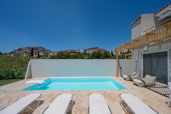 Foto van Villa in Damnoni met zwembad bij strand - Vakantiehuis in Damnoni - PoolOfHouse
