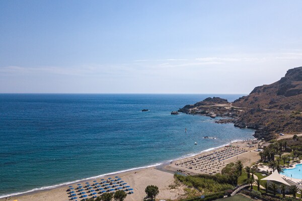 Foto van Villa in Damnoni bij Strand & Zwembad - Vakantiehuis in Damnoni - Resort
