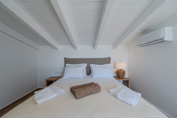 Foto van Villa in Damnoni aan het Strand met Zwembad - Vakantiehuis in Damnoni - BedRoom