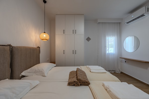 Foto van Villa in Damnoni met zwembad bij strand - Vakantiehuis in Damnoni - BedRoom