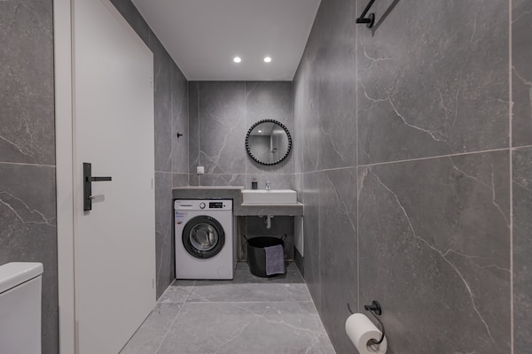 Foto van Vakantieverblijf gelegen in het Damnoni - Vakantiehuis in Damnoni - BathRoom