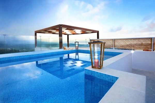 Foto van Villa Episkopi met fitnessruimte en zwembad - Vakantiehuis in Episkopi - PoolOfHouse