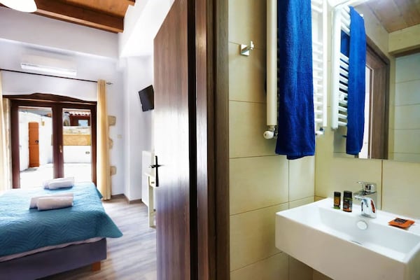 Foto van Villa Episkopi met fitnessruimte en zwembad - Vakantiehuis in Episkopi - BathRoom