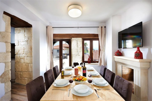 Foto van Villa Episkopi met fitnessruimte en zwembad - Vakantiehuis in Episkopi - DiningRoom