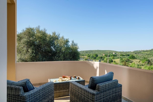 Foto van Ruime landelijke oase in Phylaki - Vakantiehuis in Phylaki - TerraceBalcony