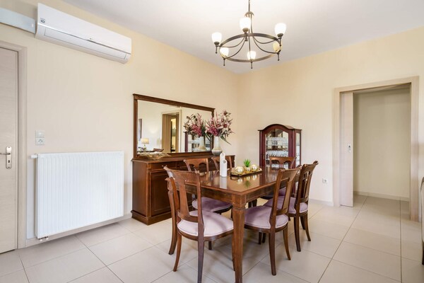 Foto van Ruime landelijke oase in Phylaki - Vakantiehuis in Phylaki - DiningRoom