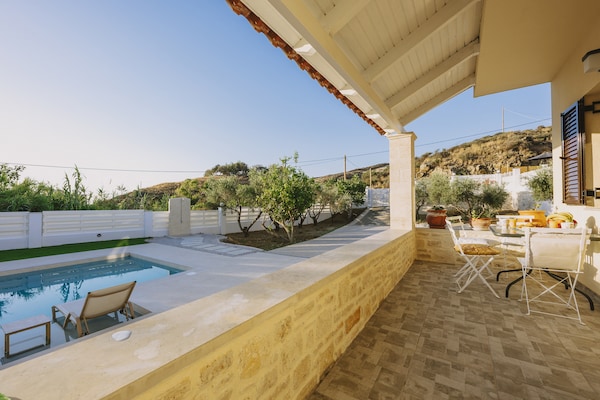Foto van Villa in Panormo met Privézwembad & Strand - Vakantiehuis in Panormo - TerraceBalcony