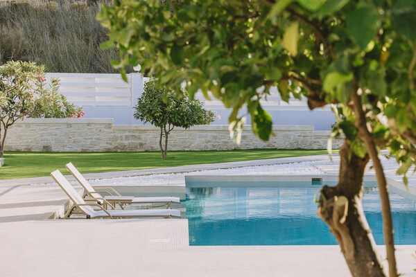 Foto van Villa in Panormo met Privézwembad & Strand - Vakantiehuis in Panormo - Wellness