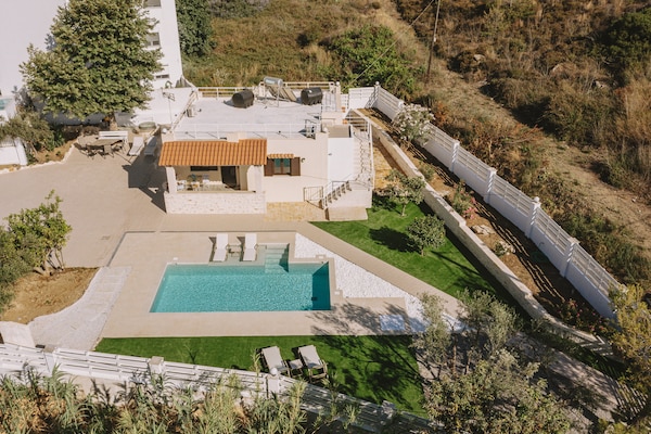 Foto van Villa in Panormo met Privézwembad & Strand - Vakantiehuis in Panormo - Outdoor