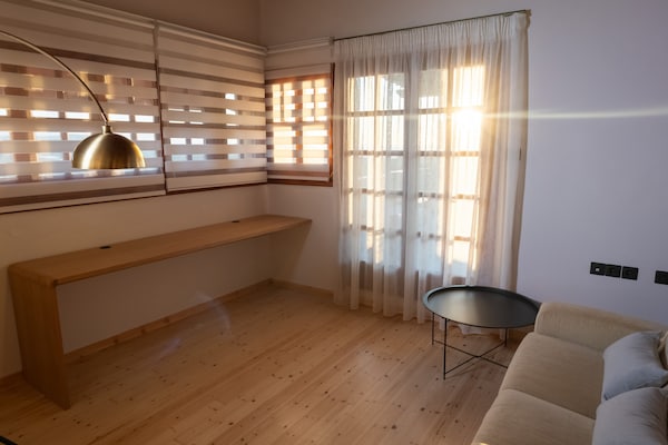 Foto van Villa in Panormo met Zwembad en Strand dichtbij - Vakantiehuis in Panormo - LivingRoom