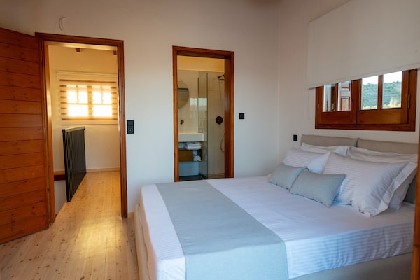 Foto van Villa in Panormo met Zwembad en Strand dichtbij - Vakantiehuis in Panormo - BedRoom