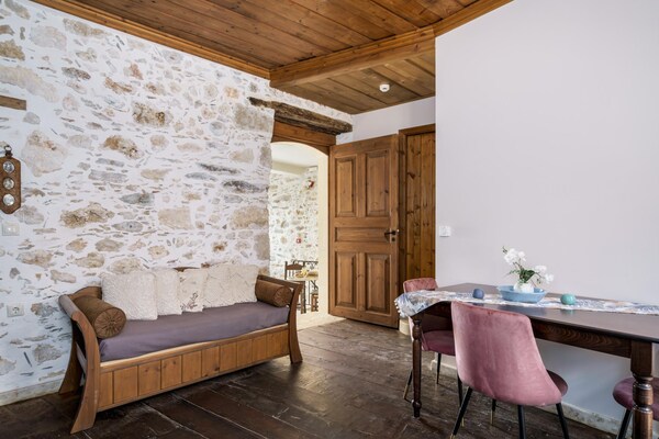 Foto van Villa met 5 slaapkamers en verwarmd zwembad - Vakantiehuis in Panormo - LivingRoom