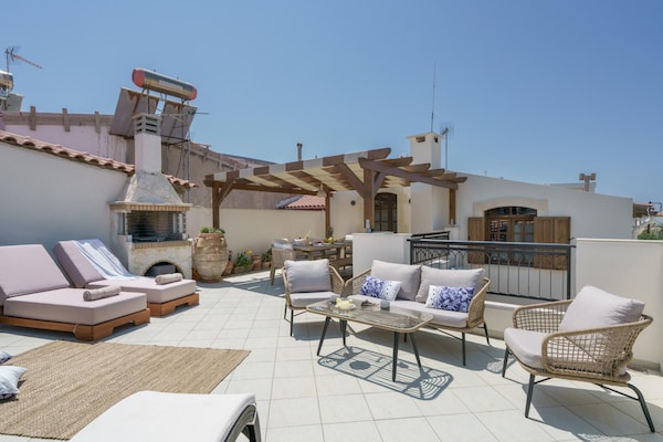 Foto van Villa met 5 slaapkamers en verwarmd zwembad - Vakantiehuis in Panormo - TerraceBalcony