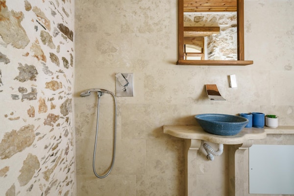 Foto van Villa met 5 slaapkamers en verwarmd zwembad - Vakantiehuis in Panormo - BathRoom